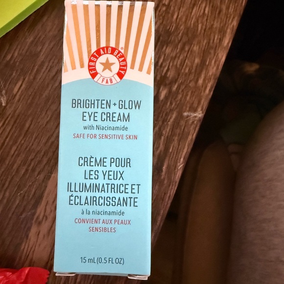 💄5 for $25💋 First Aid Beauty Brighten + Glow Eye Cream - Blue and White - Picture 1 of 1